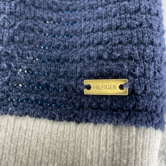 Tommy Hilfiger Lightweight Long Sleeve Sweater - Blues, Green, White Size: Large - Picture 5 of 5